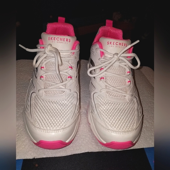 Sketchers Los Angeles - Picture 6 of 8